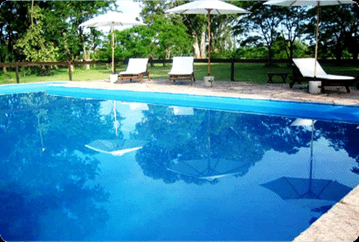 Fabulous Romantic Getaway with Outdoor Swimming Pool near Capilla del Senor, Buenos Aires