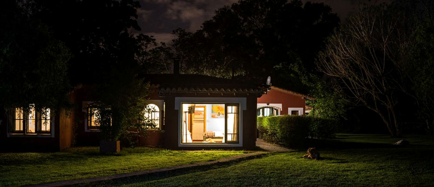 Fabulous Romantic Getaway with Outdoor Swimming Pool near Capilla del Senor, Buenos Aires