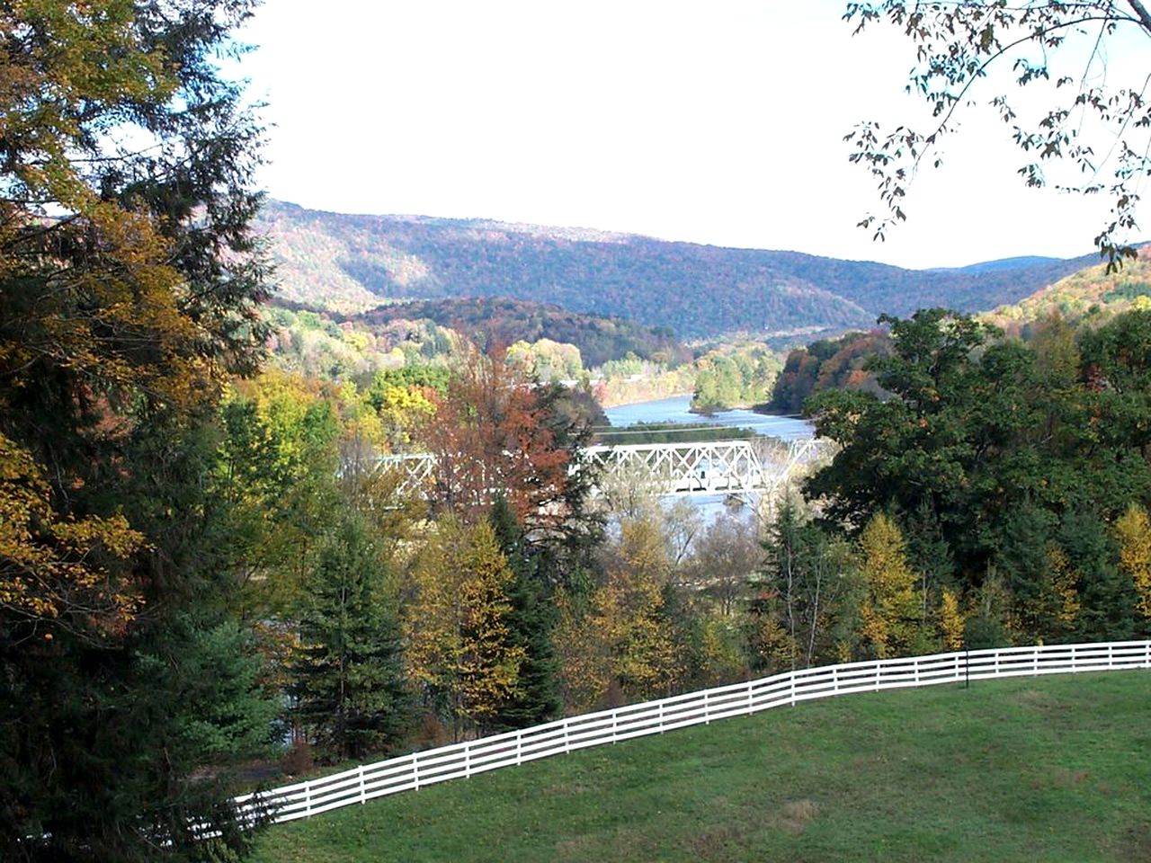 Spacious Villa Rental with a Pool for a Large Group near Catskill Mountains, New York