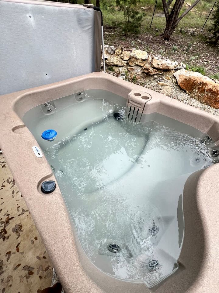 Tranquil Luxury Yurt Cabin with Private Hot Tub Near Canyon Lake, Texas