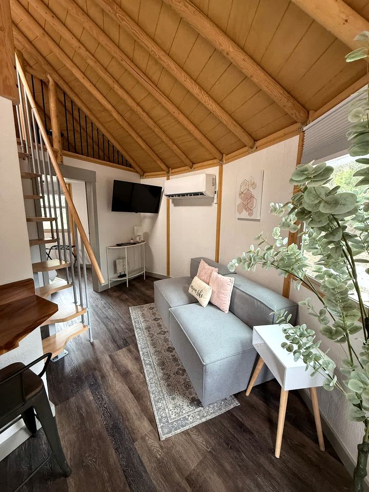 Tranquil Luxury Yurt Cabin with Private Hot Tub Near Canyon Lake, Texas