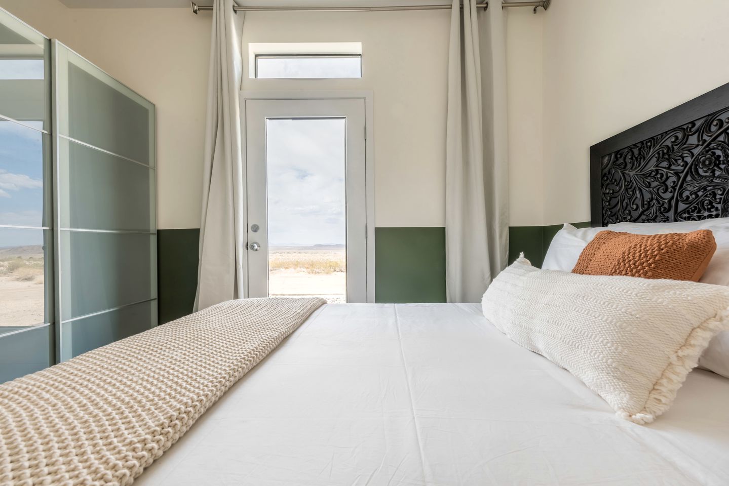 Secluded Vacation Rental with Hot-tub and Amazing Desert Views in Joshua Tree, California