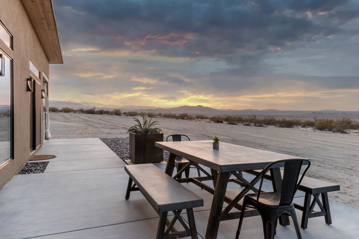 Secluded Vacation Rental with Hot-tub and Amazing Desert Views in Joshua Tree, California