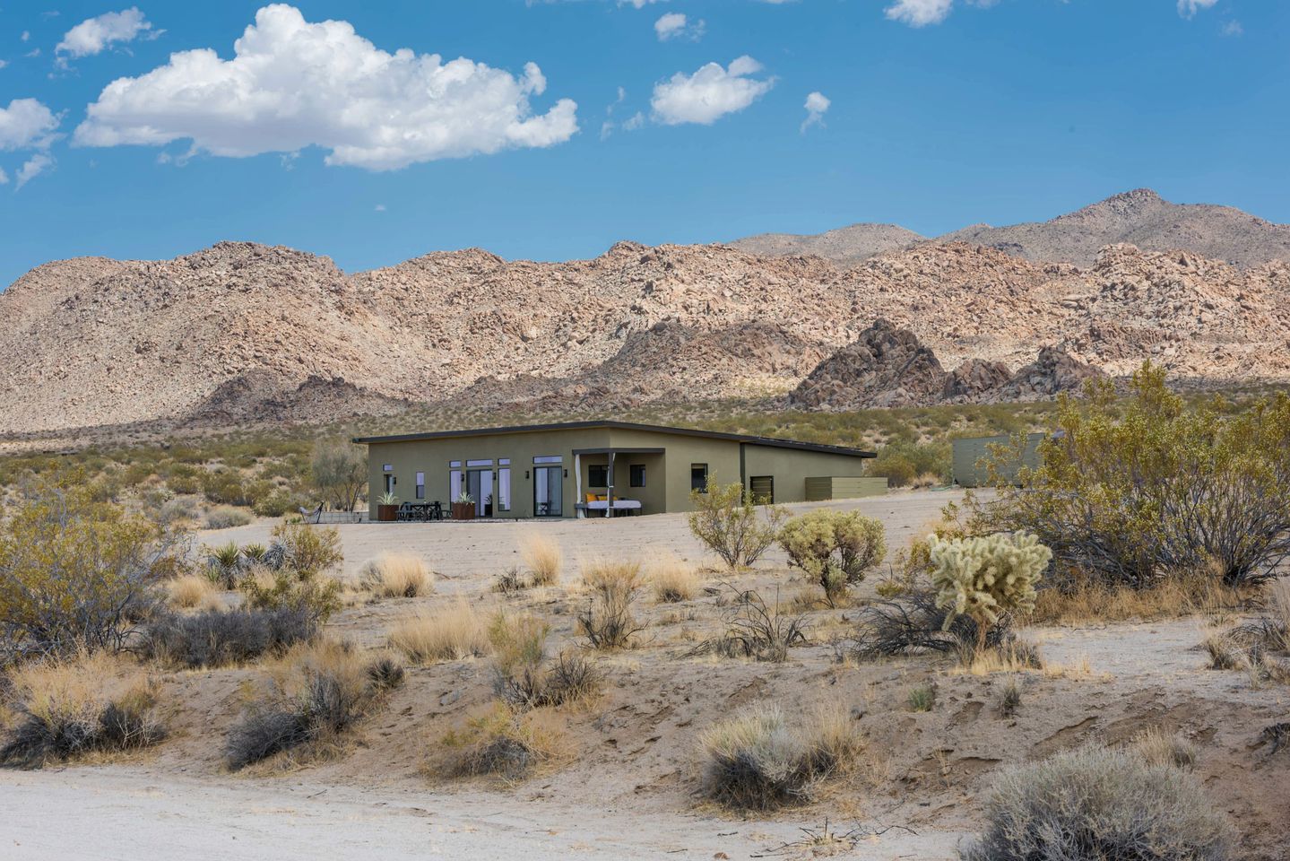 Secluded Vacation Rental with Hot-tub and Amazing Desert Views in Joshua Tree, California