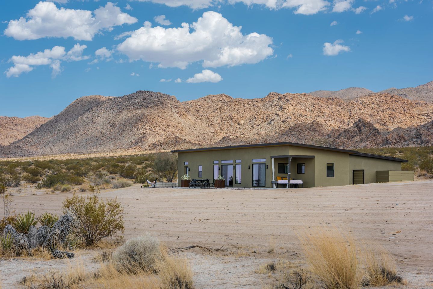 Secluded Vacation Rental with Hot-tub and Amazing Desert Views in Joshua Tree, California