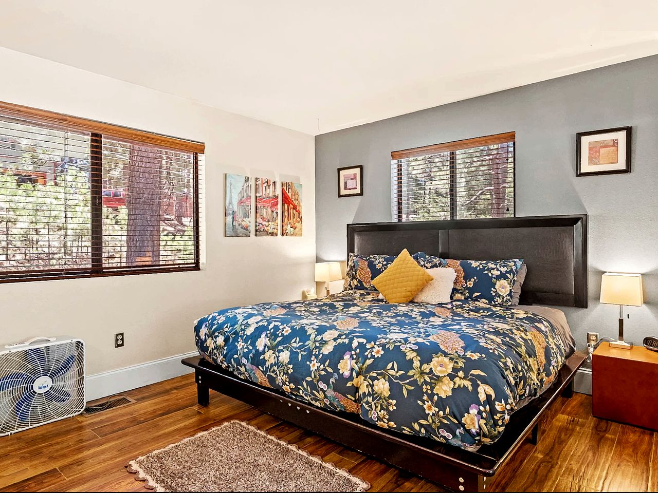 Beautiful Pet Friendly Cabin with a Private Hot Tub Nestled in the Ponderosa Pines, Perfect for a Family Getaway to Flagstaff