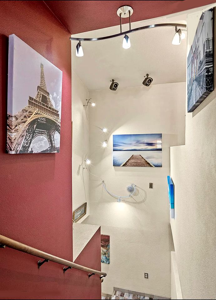 Beautiful Pet Friendly Cabin with a Private Hot Tub Nestled in the Ponderosa Pines, Perfect for a Family Getaway to Flagstaff