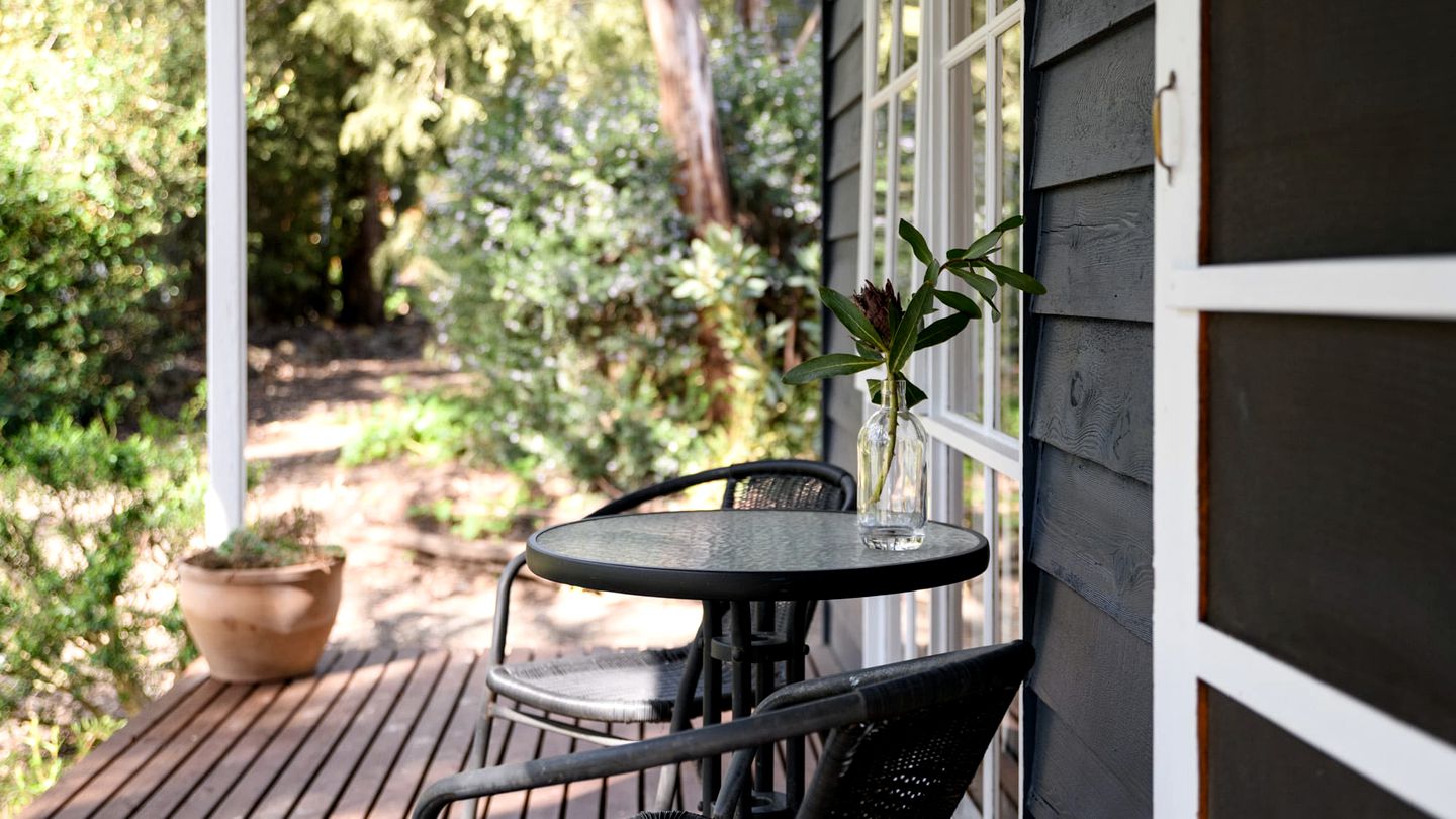 Embrace Nature's Warmth: Cozy Glamping Haven Among Drummond's Gum Trees