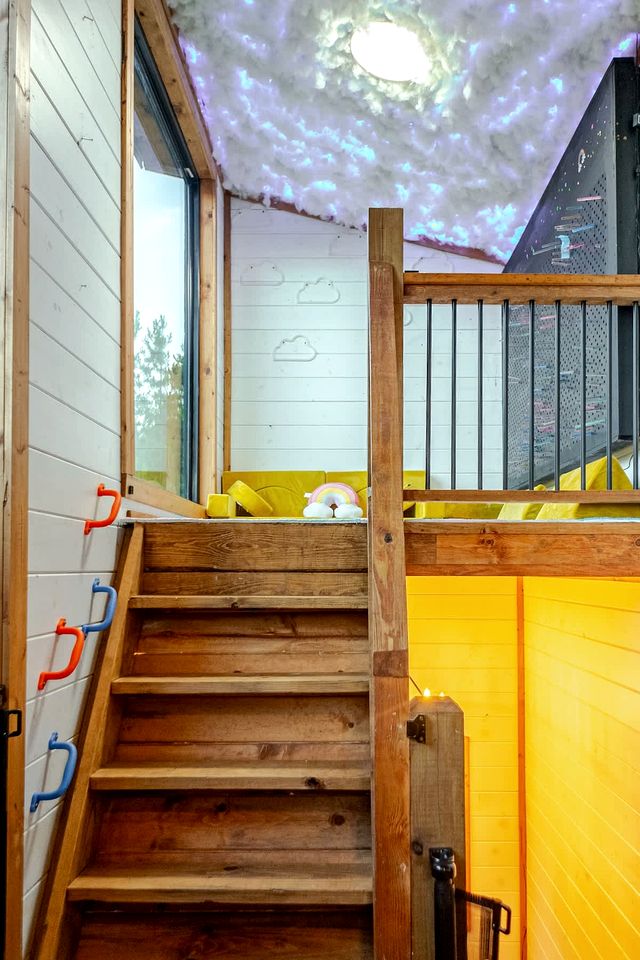 Electrifying Family Cabin with Mini Golf, Arcades & EV Charger Near Beavers Bend State Park | Broken Bow, Oklahoma