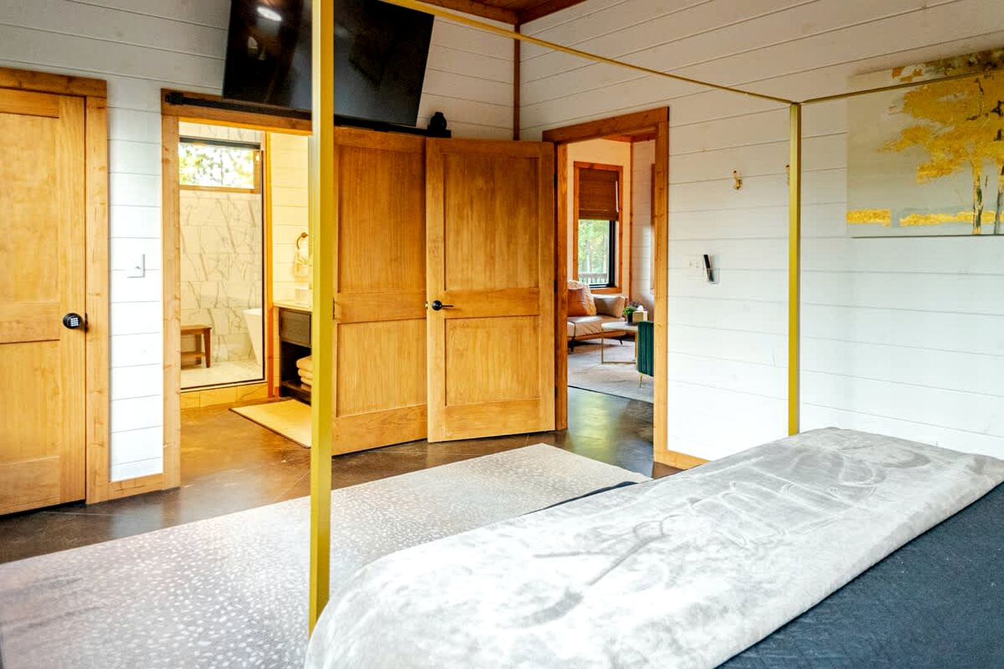 Electrifying Family Cabin with Mini Golf, Arcades & EV Charger Near Beavers Bend State Park | Broken Bow, Oklahoma