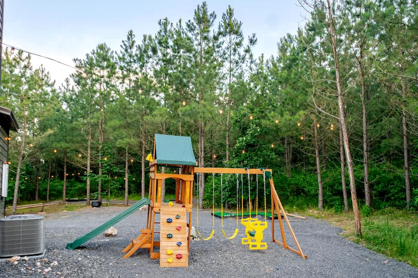 Electrifying Family Cabin with Mini Golf, Arcades & EV Charger Near Beavers Bend State Park | Broken Bow, Oklahoma