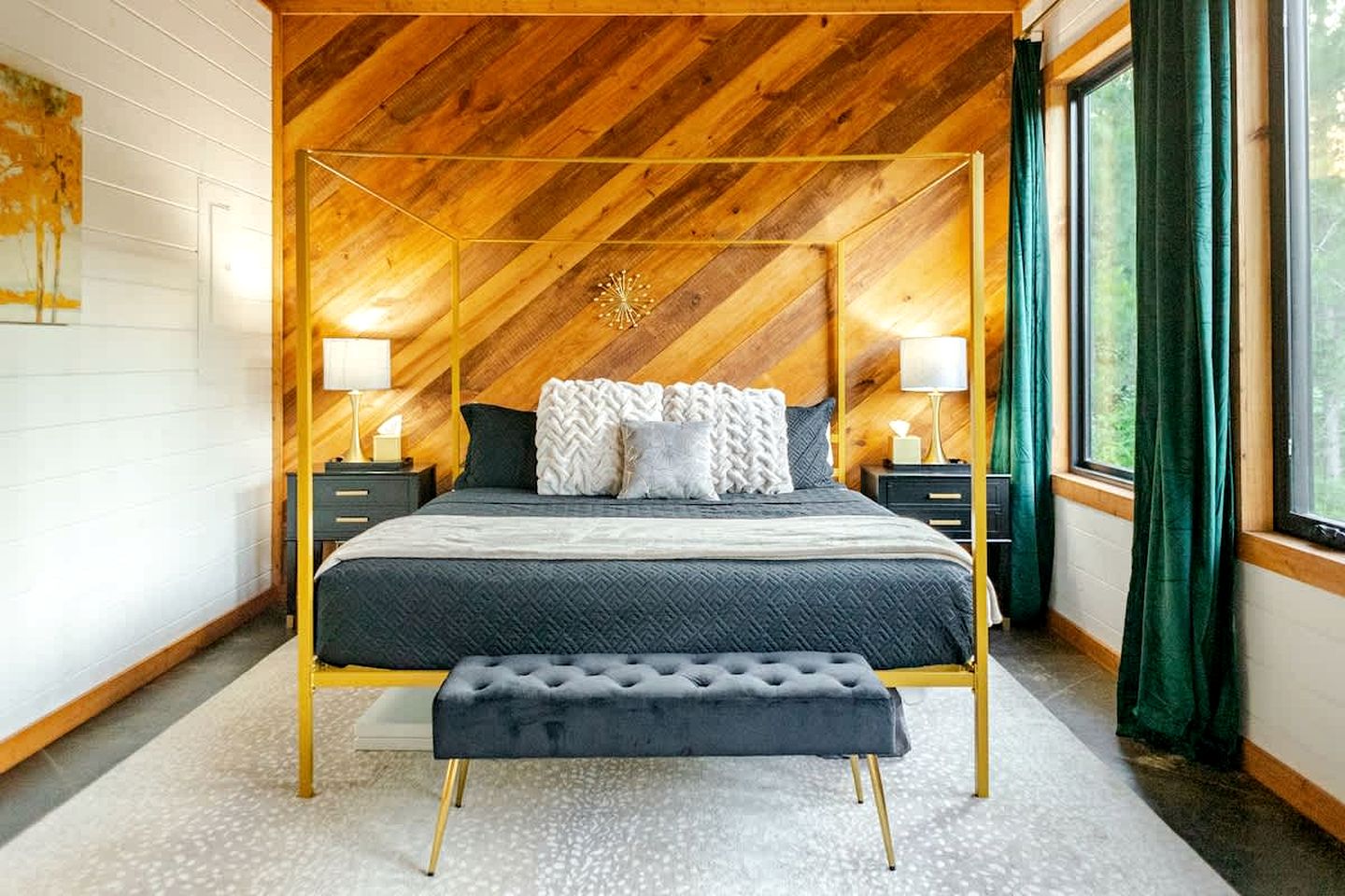 Electrifying Family Cabin with Mini Golf, Arcades & EV Charger Near Beavers Bend State Park | Broken Bow, Oklahoma