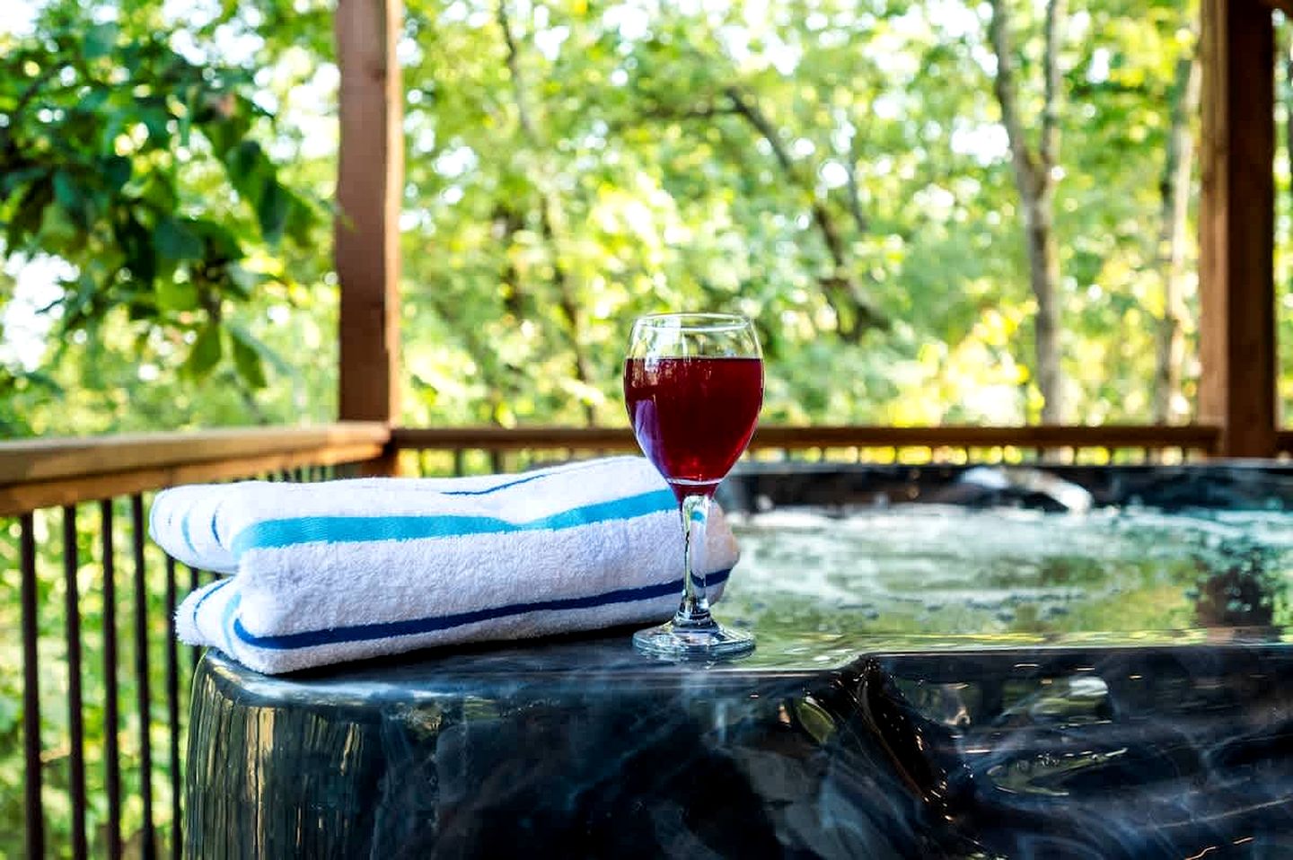 Luxury Aviation-Themed Mountain Cabin Near Broken Bow Lake | Broken Bow, Oklahoma