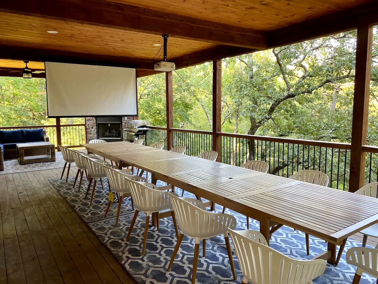 Luxury Aviation-Themed Mountain Cabin Near Broken Bow Lake | Broken Bow, Oklahoma