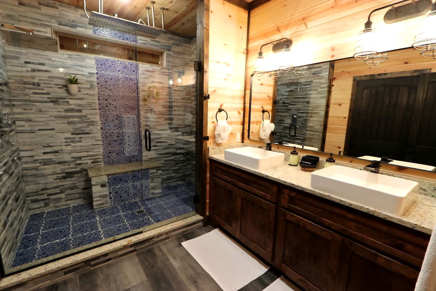 Luxury Aviation-Themed Mountain Cabin Near Broken Bow Lake | Broken Bow, Oklahoma