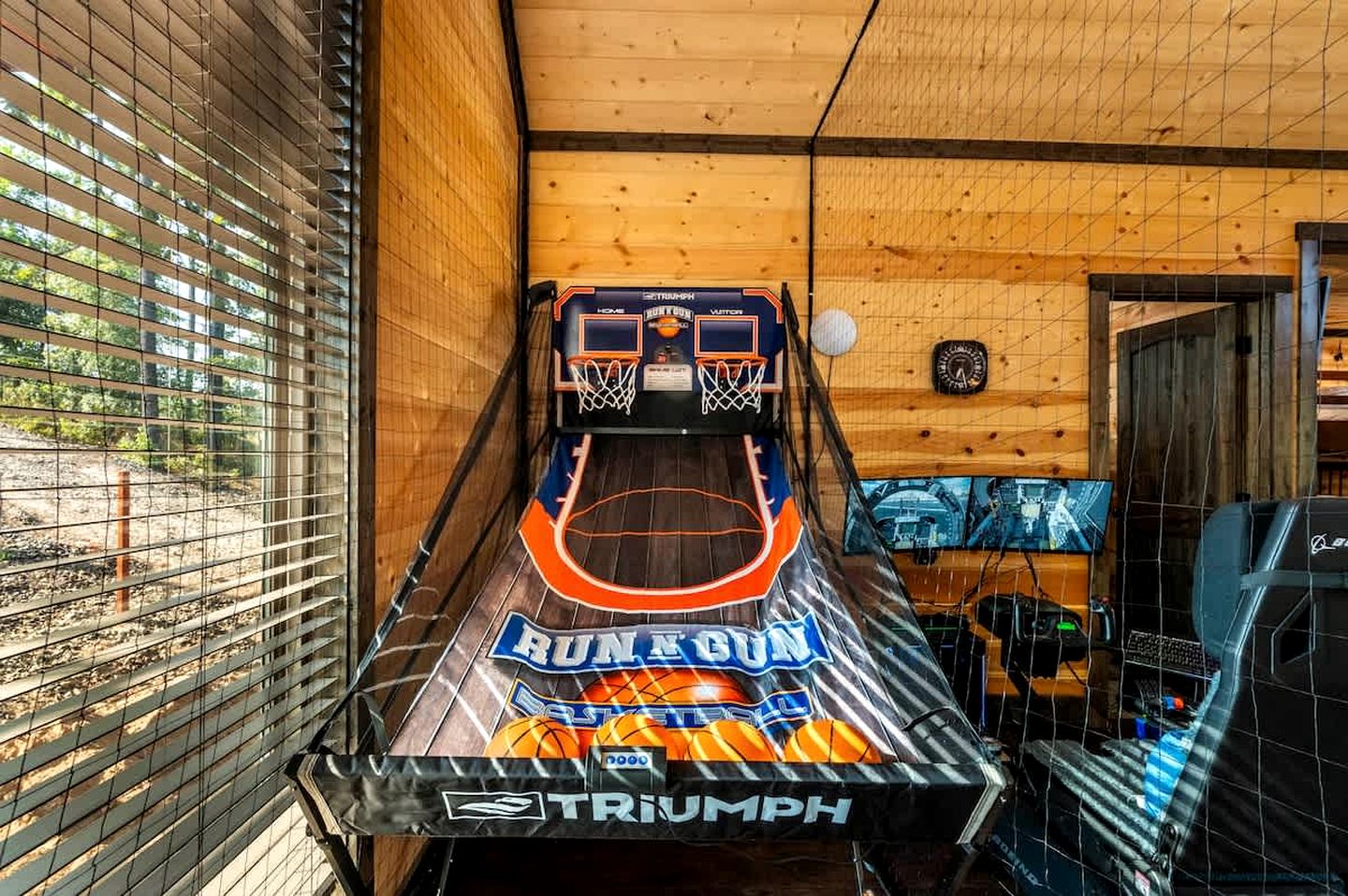 Luxury Aviation-Themed Mountain Cabin Near Broken Bow Lake | Broken Bow, Oklahoma