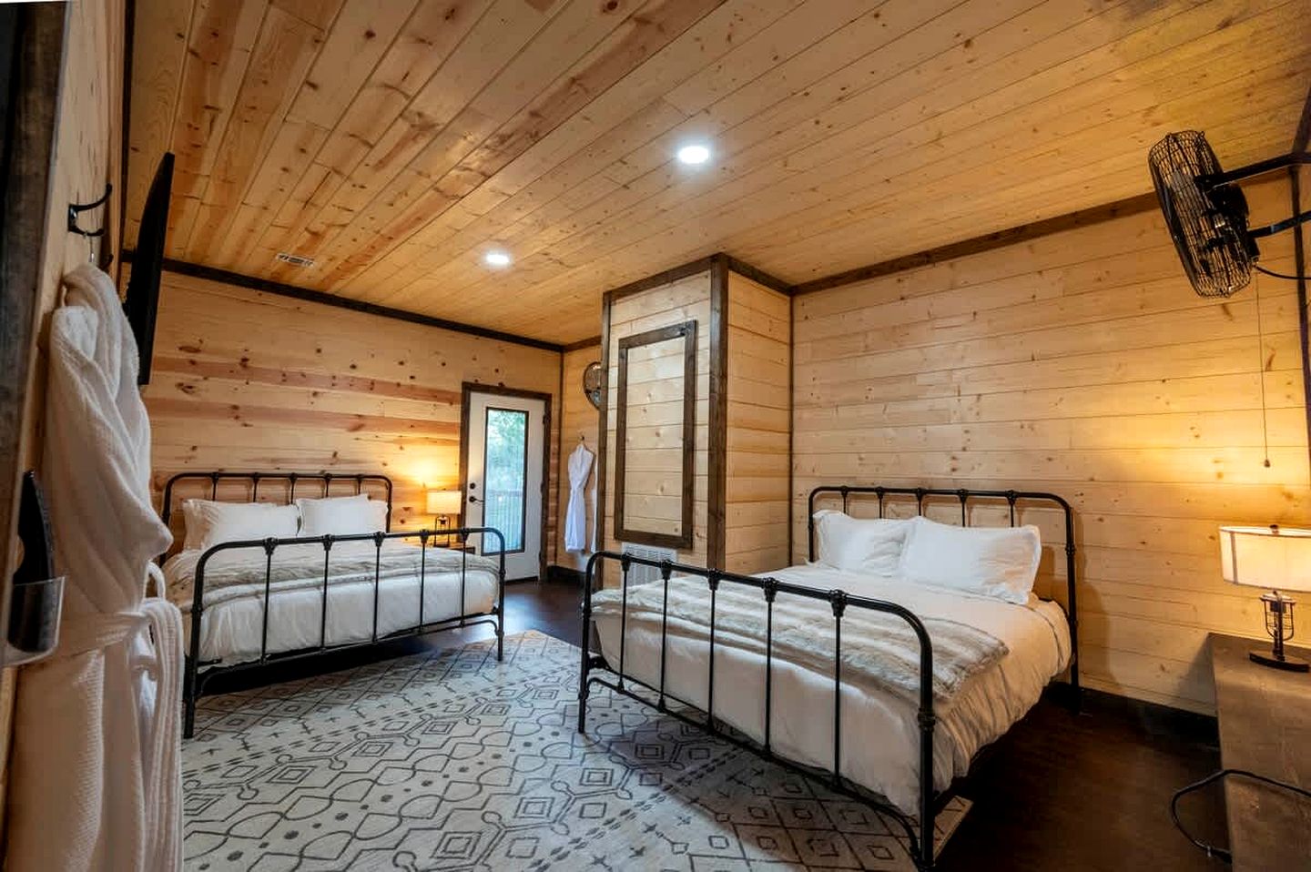Luxury Aviation-Themed Mountain Cabin Near Broken Bow Lake | Broken Bow, Oklahoma