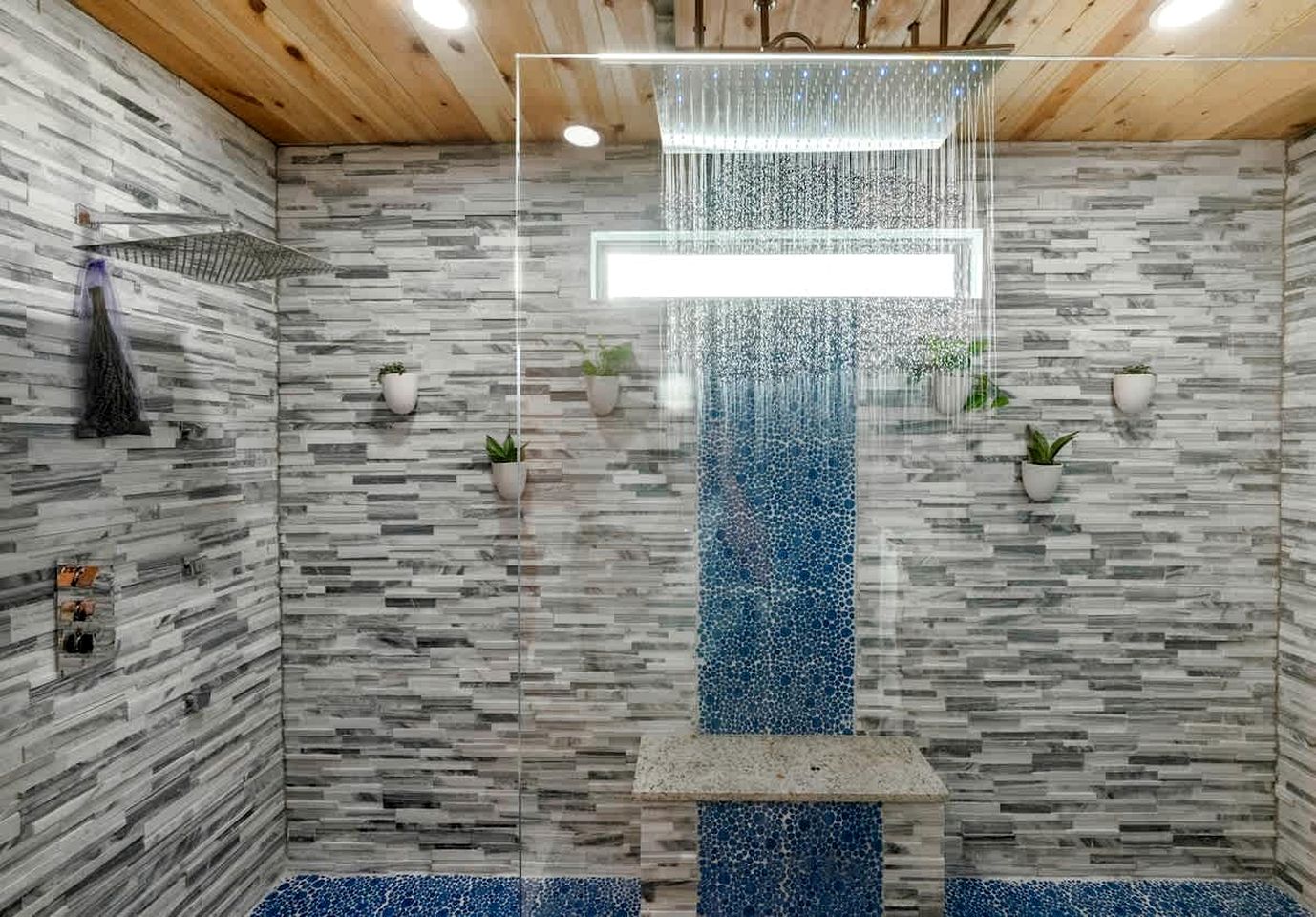 Luxury Aviation-Themed Mountain Cabin Near Broken Bow Lake | Broken Bow, Oklahoma