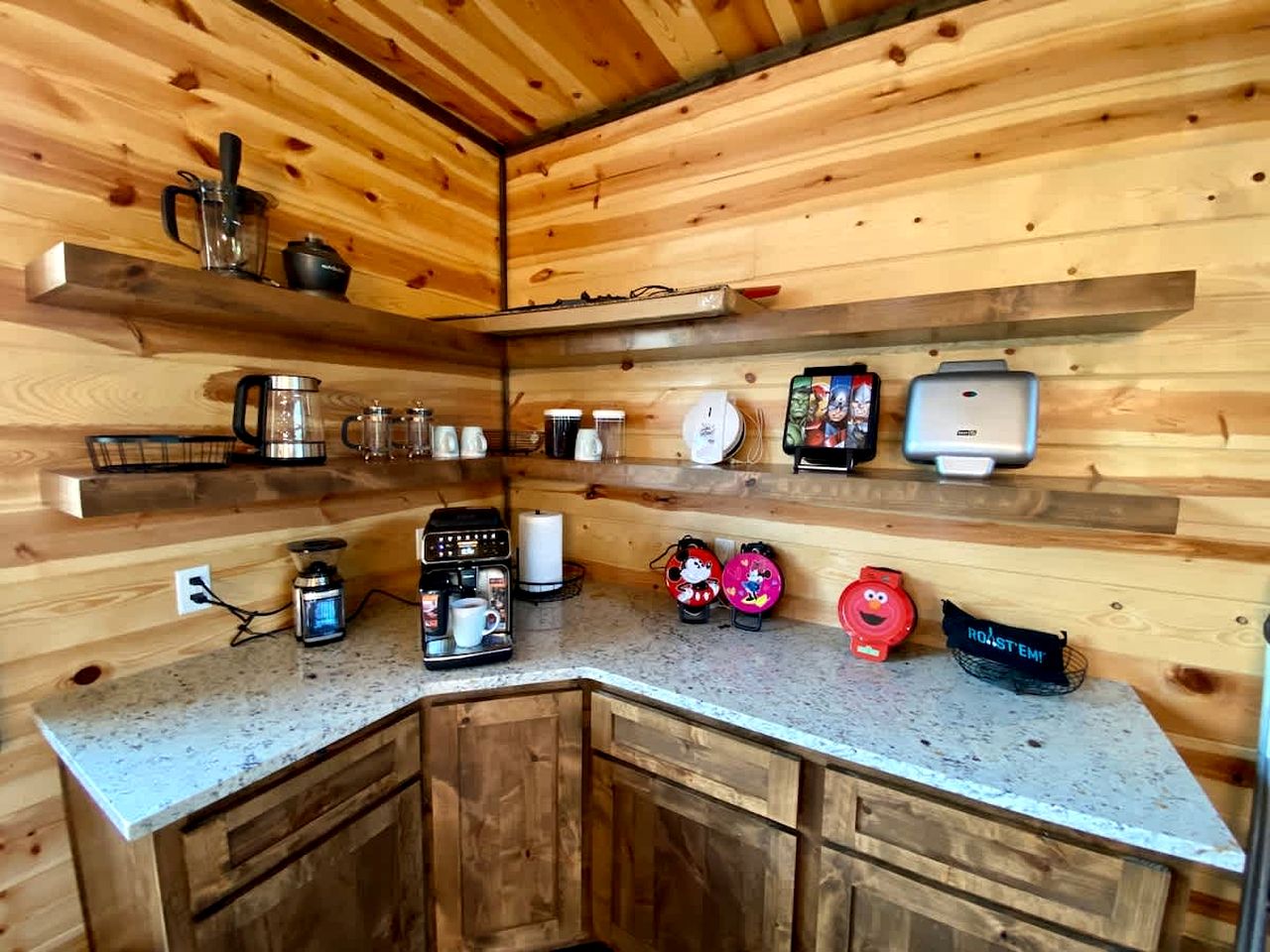 Luxury Aviation-Themed Mountain Cabin Near Broken Bow Lake | Broken Bow, Oklahoma