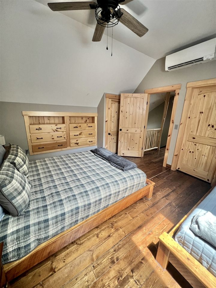 Beautiful Waterfront Vacation Rental with Direct Access to Lake in Sebago, Maine