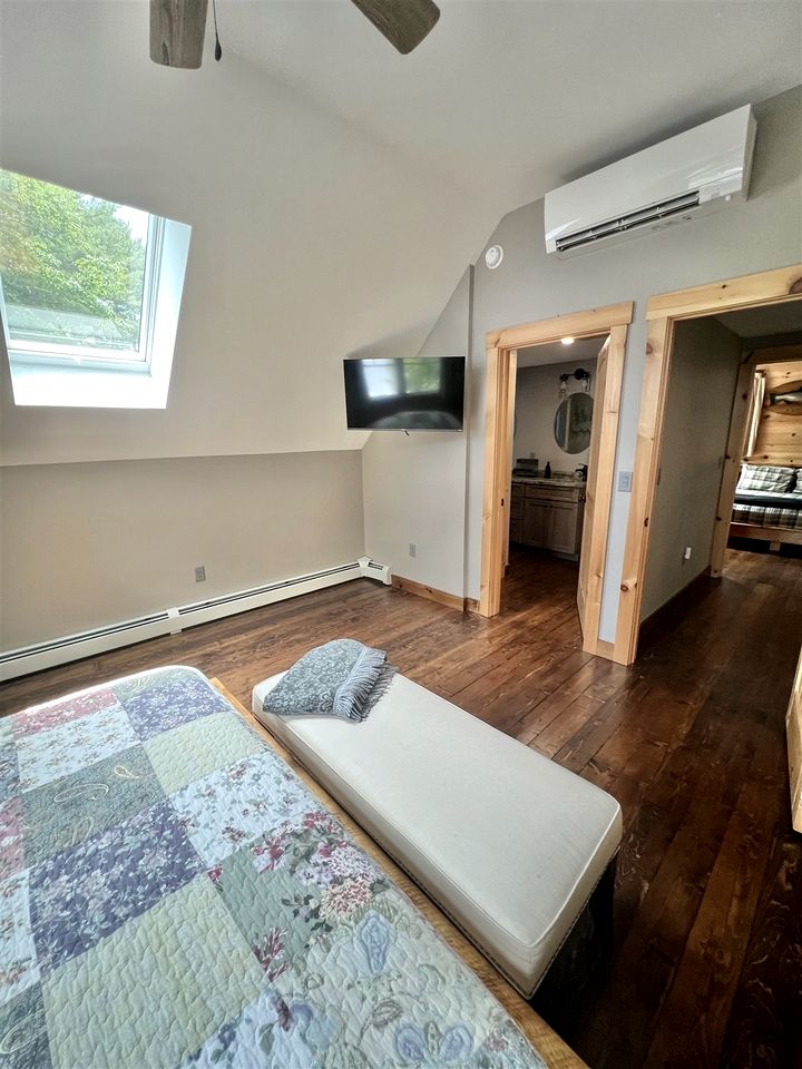 Beautiful Waterfront Vacation Rental with Direct Access to Lake in Sebago, Maine