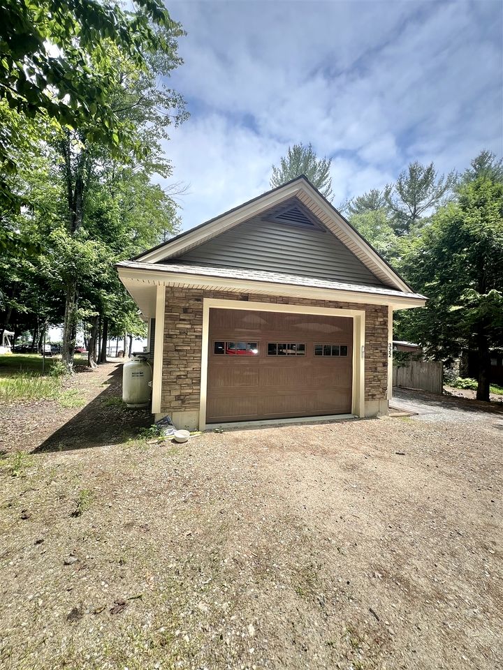 Beautiful Waterfront Vacation Rental with Direct Access to Lake in Sebago, Maine
