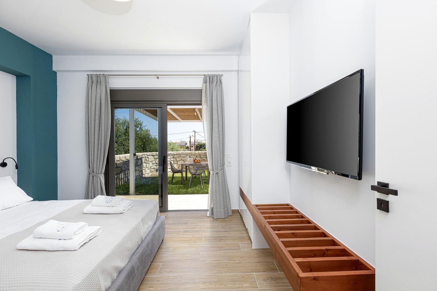 Enchanting Accessible Villa with Private Pool and Sea Views near Rethymno, Crete