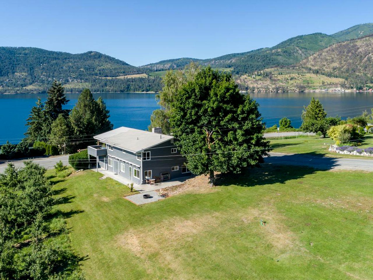 Lake Cottage in Manson, Washington