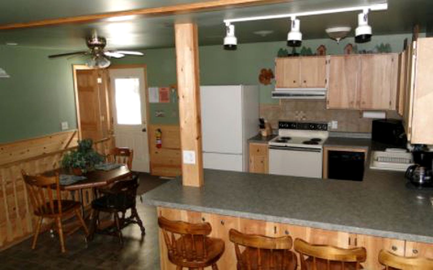 Charming Cottage Getaway with Excellent Lake Views near Mount Morris, Wisconsin