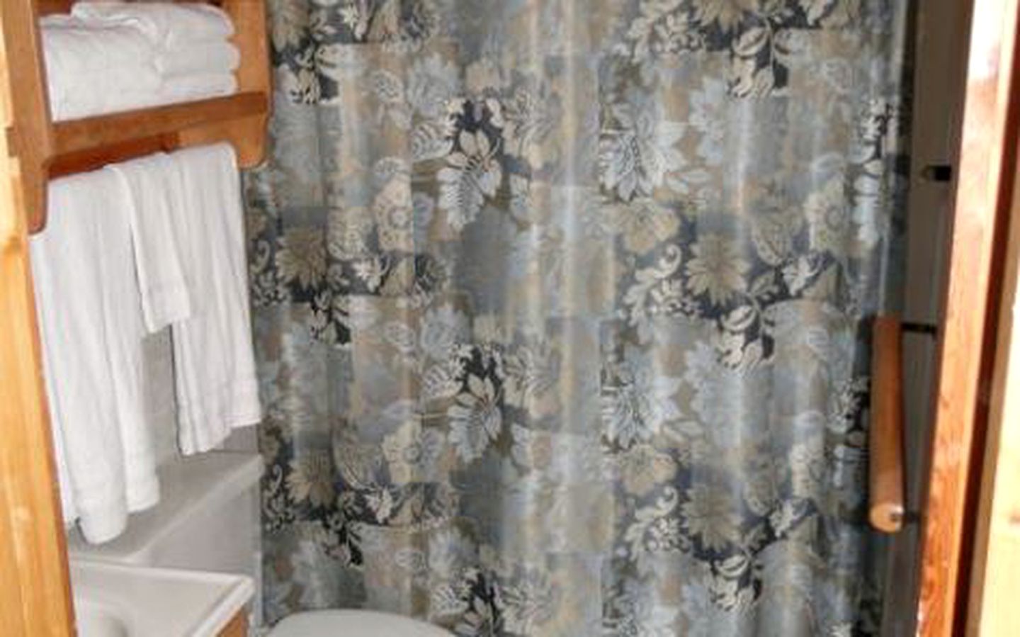 Rustic Cottage Rental Ideal for a Family Getaway near Wild Rose in Central Wisconsin