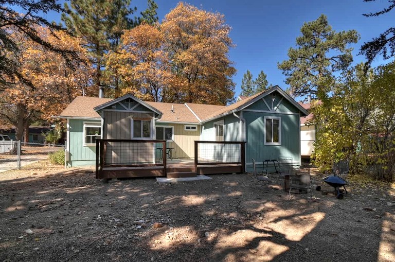 Peaceful Mountain Cabin with Hot Tub Retreat Near Big Bear Lake, California