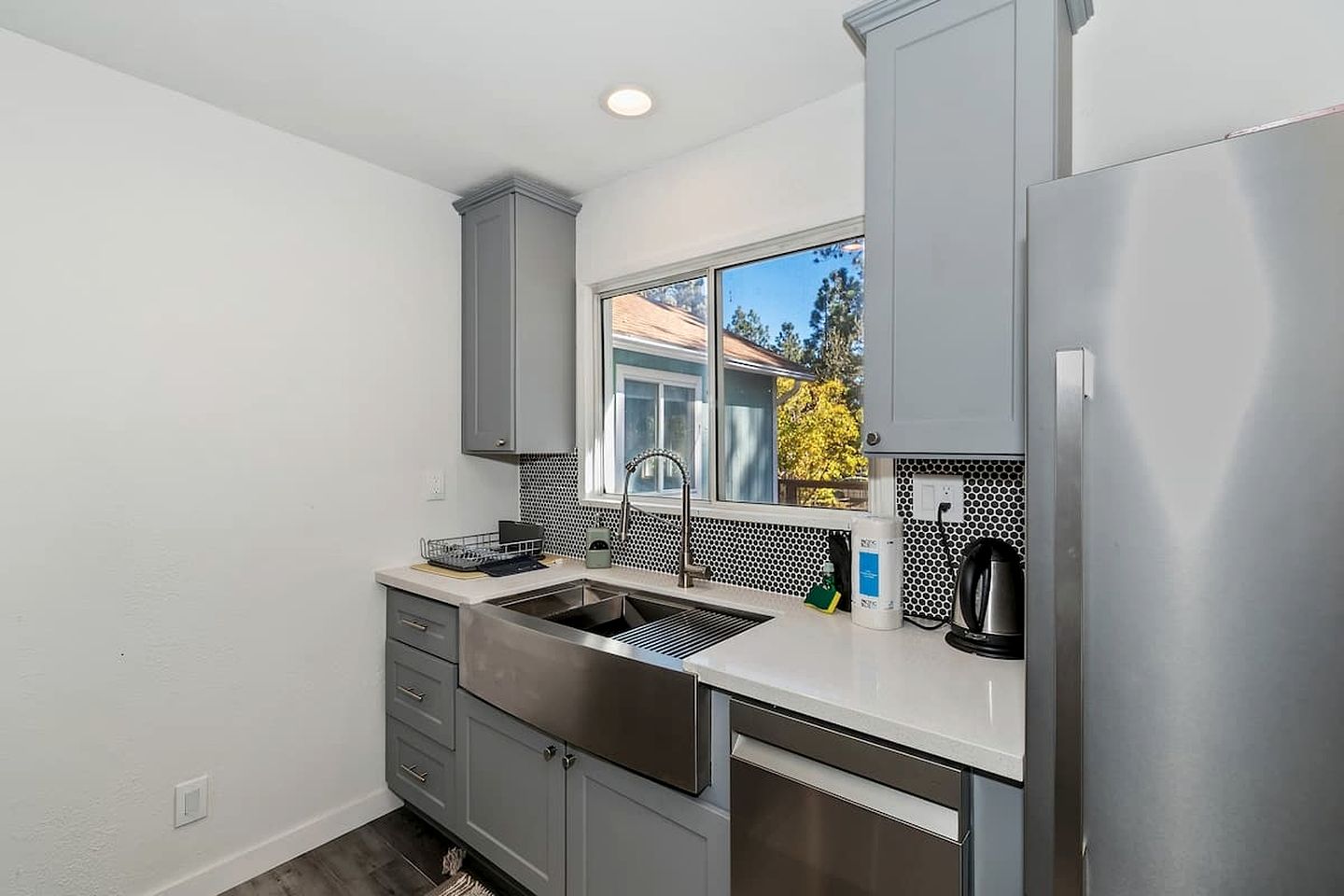 Peaceful Mountain Cabin with Hot Tub Retreat Near Big Bear Lake, California