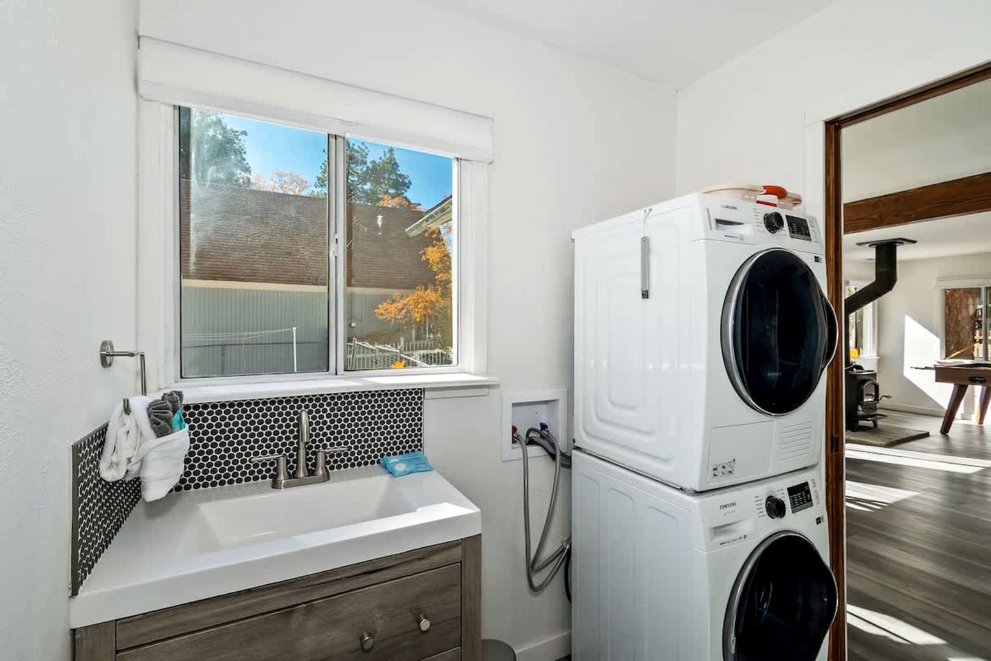 Peaceful Mountain Cabin with Hot Tub Retreat Near Big Bear Lake, California