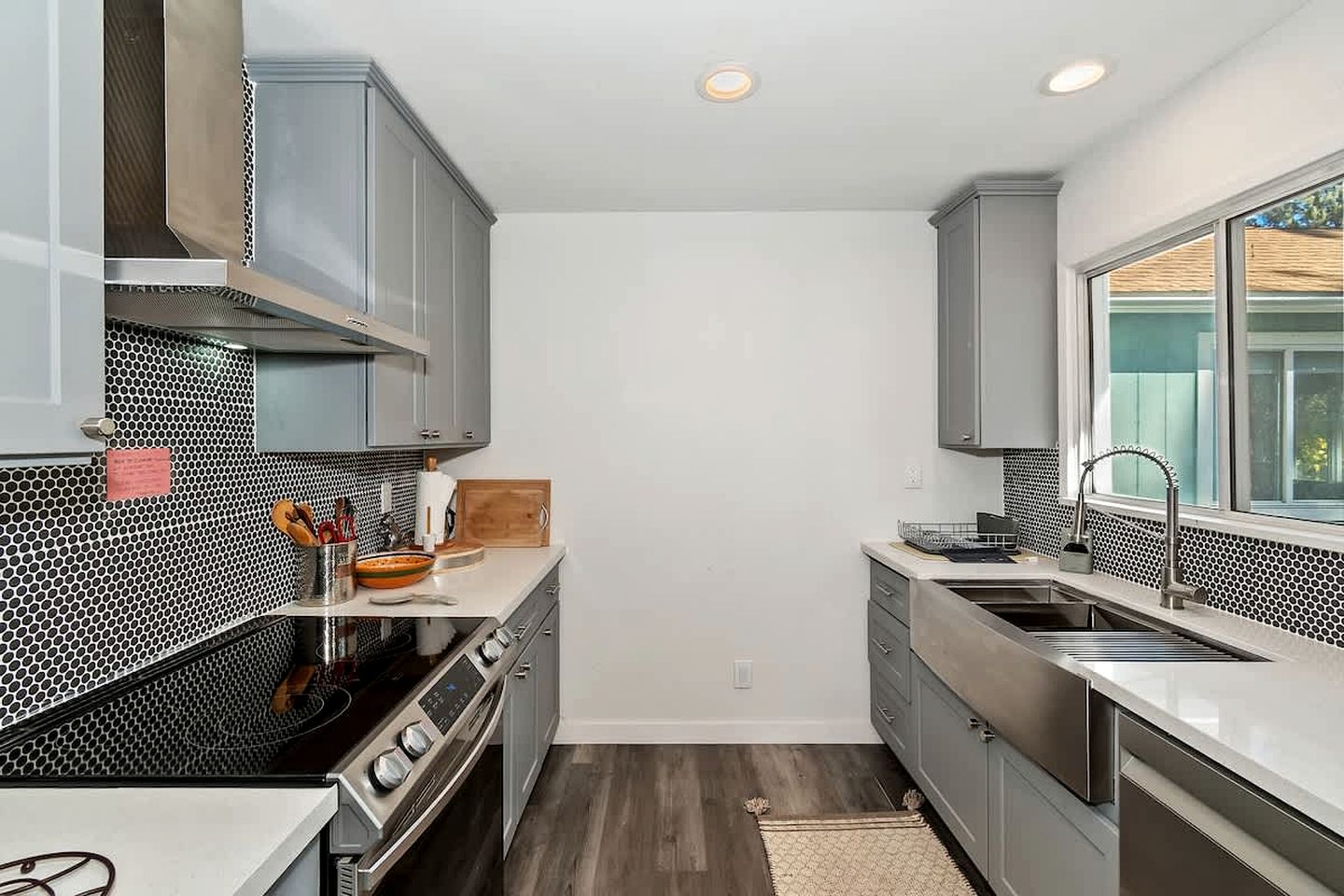 Peaceful Mountain Cabin with Hot Tub Retreat Near Big Bear Lake, California