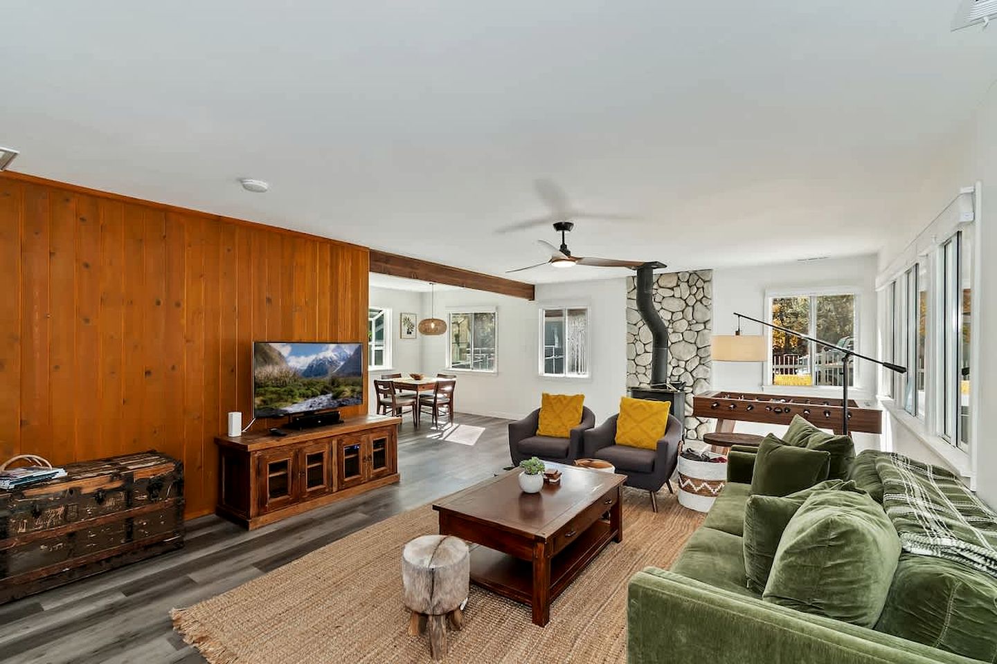 Peaceful Mountain Cabin with Hot Tub Retreat Near Big Bear Lake, California