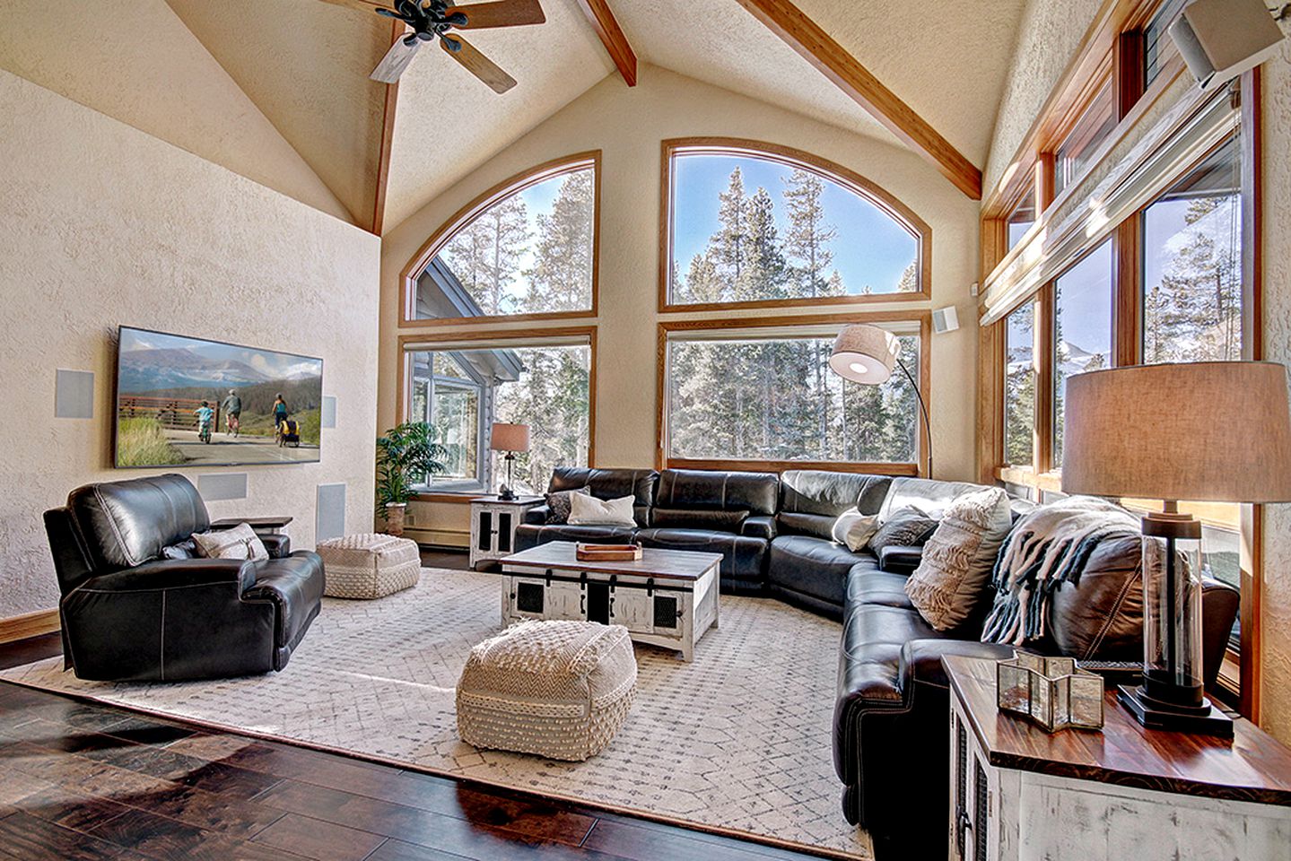 Elegant Cabin Getaway with a near Ski Resorts in Breckenridge, Colorado