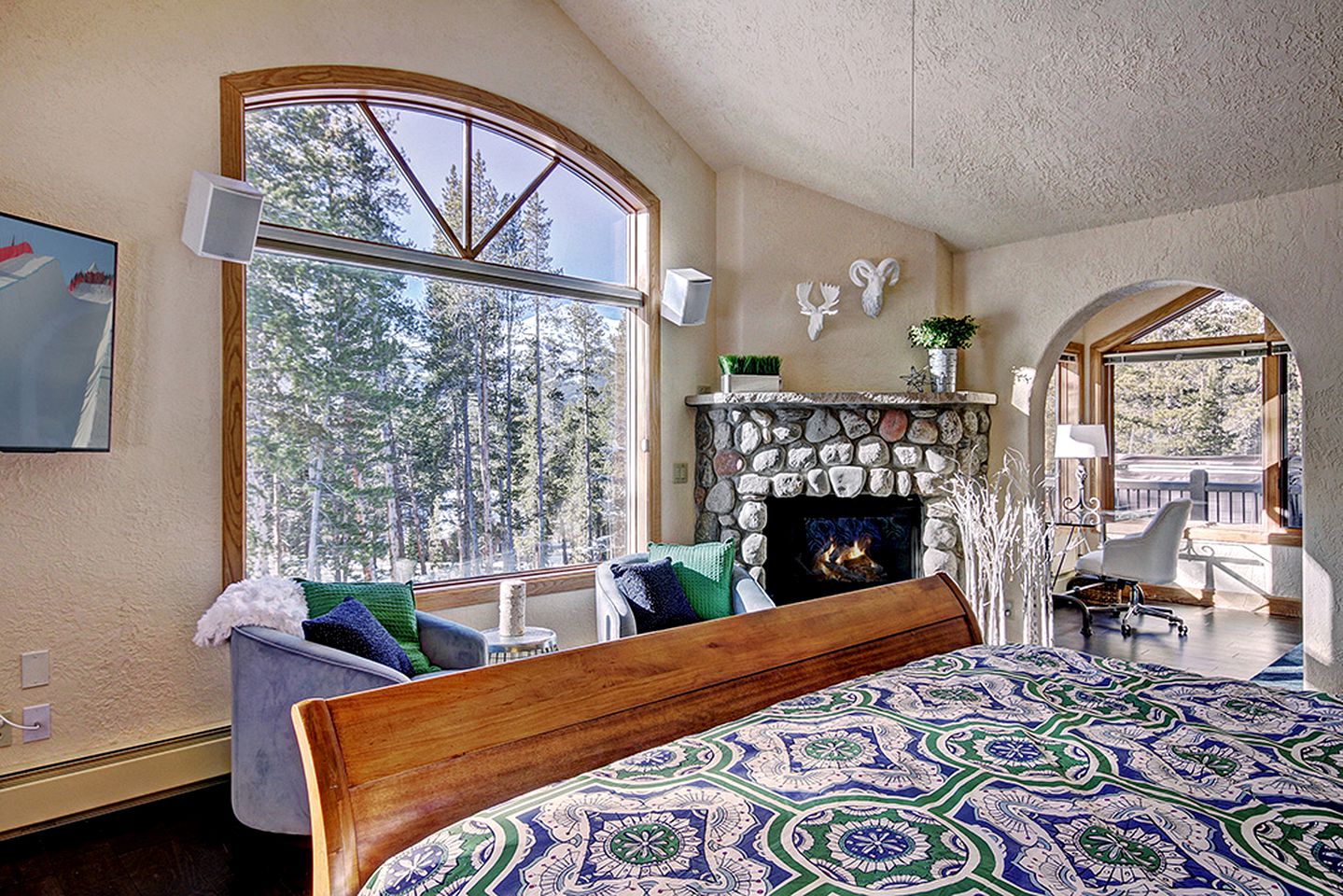 Elegant Cabin Getaway with a near Ski Resorts in Breckenridge, Colorado