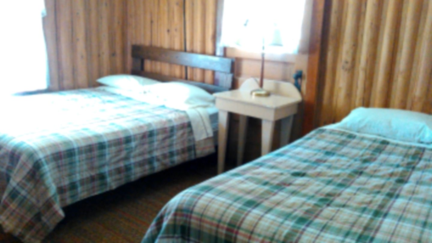 Three-Bedroom Cabin Rental with a Screened Porch on Little Crooked Lake, Wisconsin