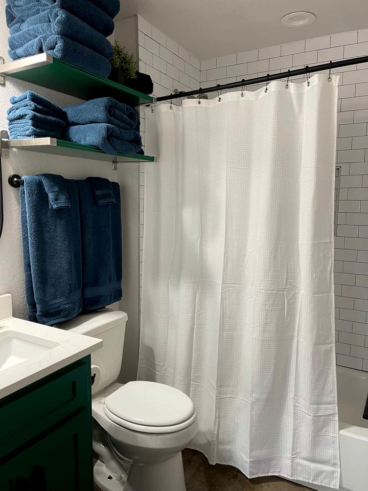 Splendid Chic Cabin with Modern Interior and Pool in Wimberley, Texas