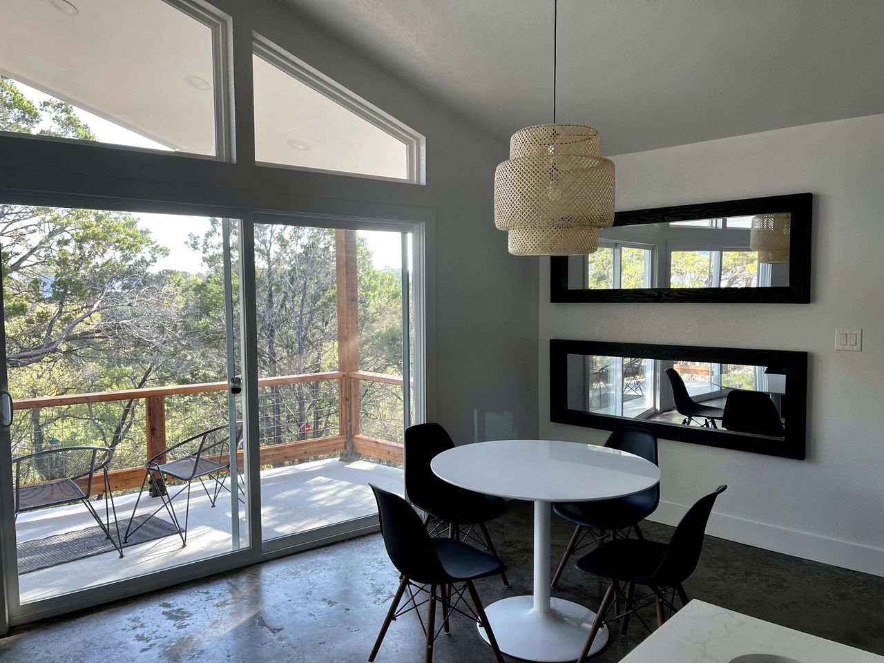 Splendid Chic Cabin with Modern Interior and Pool in Wimberley, Texas