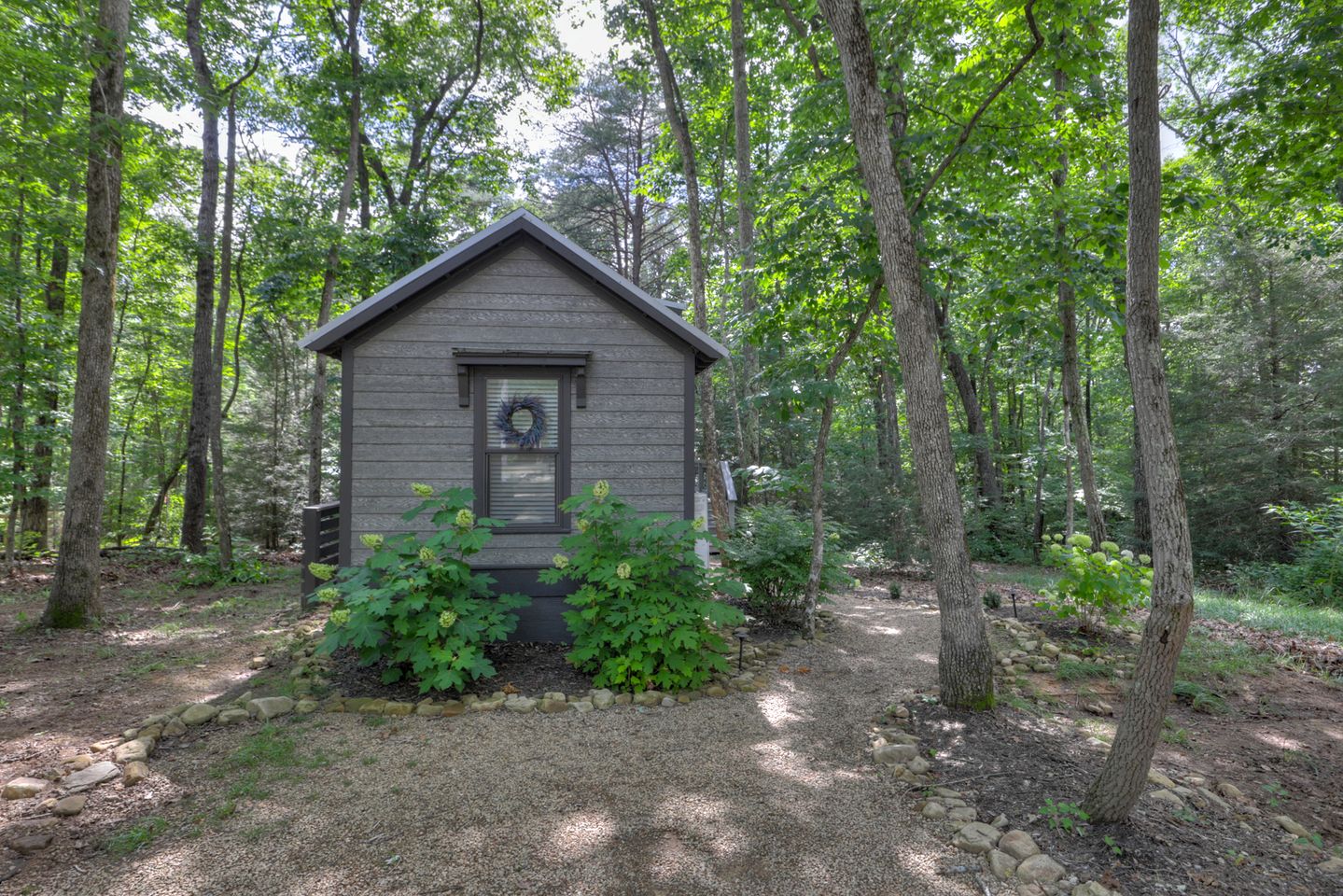 Fantastic Cabin with Fire Pit in Monteagle, Tennessee