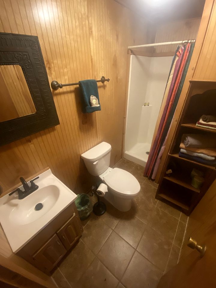 Exceptional Cabin near Lake Granbury Perfect for Discovering Texas Wildlife