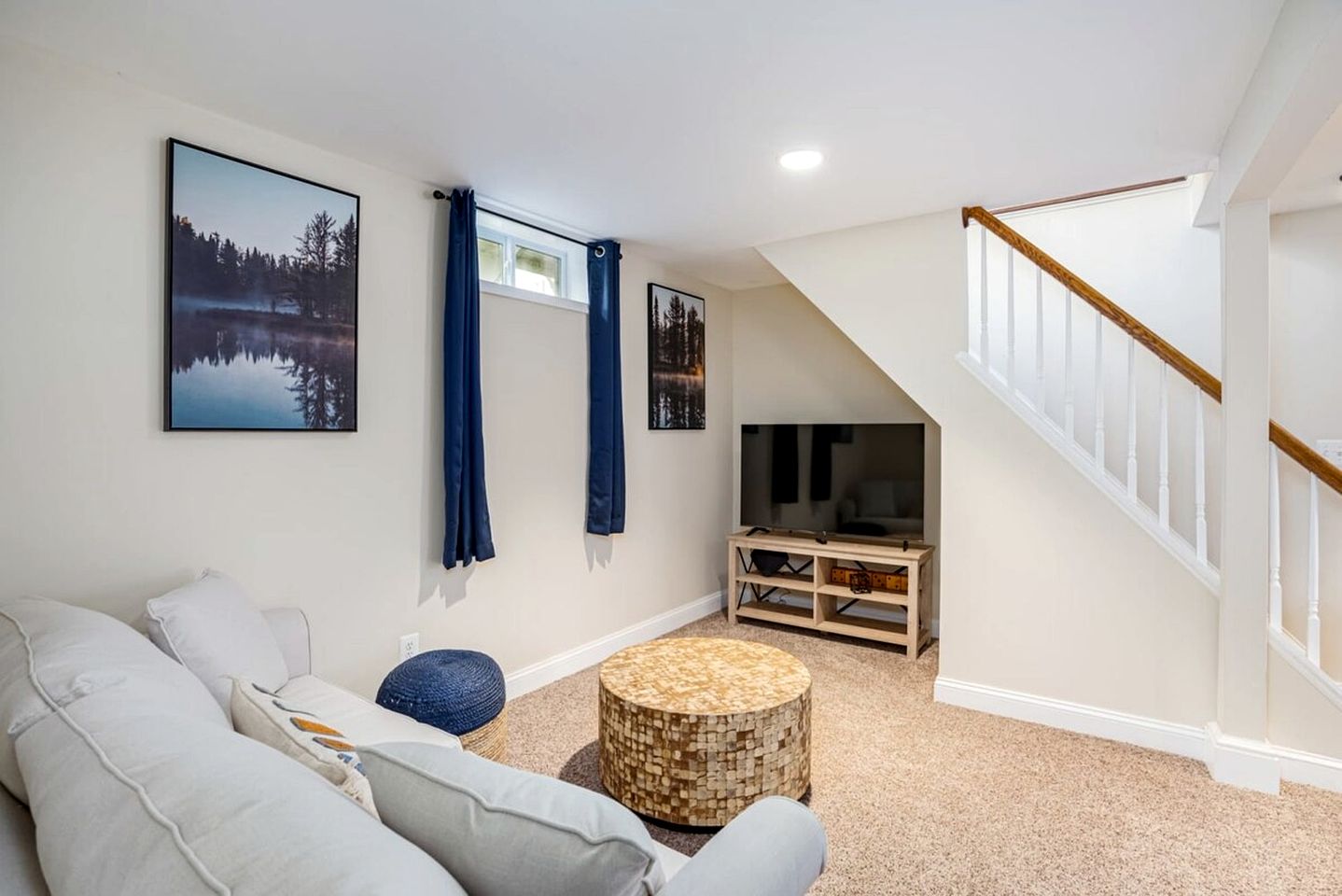 Fun and Modern Cabin with Pool Table, Hot Tub and Fire Pit for Your Perfect Getaway in Historic Harpers Ferry, WV