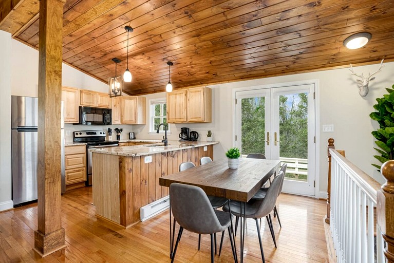 Cabins (United States of America, Harpers Ferry, West Virginia)