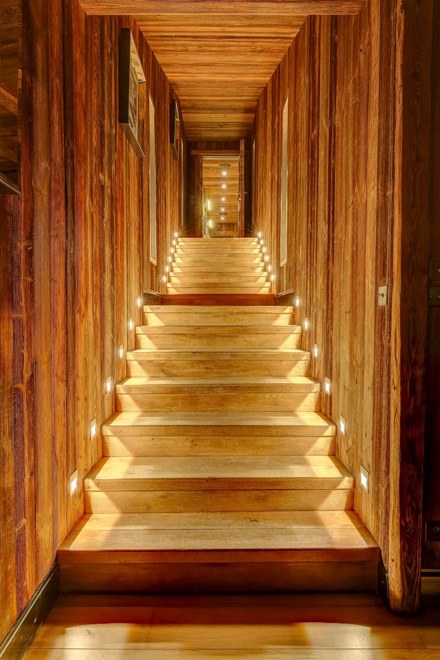 Prestigious Luxury Chalet with Private Helipad near Mont d’Arbois in Megève, France