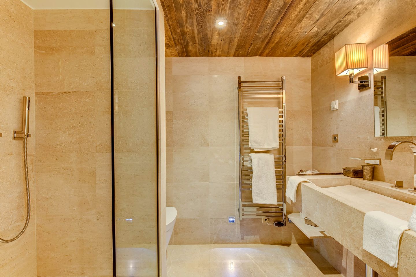 Prestigious Luxury Chalet with Private Helipad near Mont d’Arbois in Megève, France