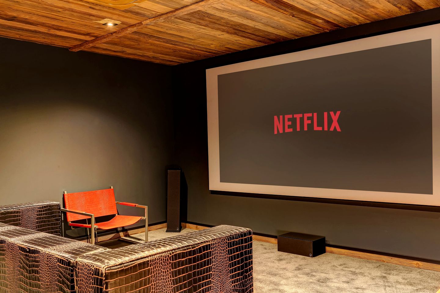 Prestigious Luxury Chalet with Private Helipad near Mont d’Arbois in Megève, France