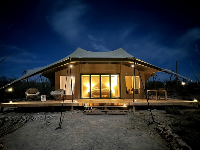 Tented Cabins (United States of America, Pima County, Arizona)