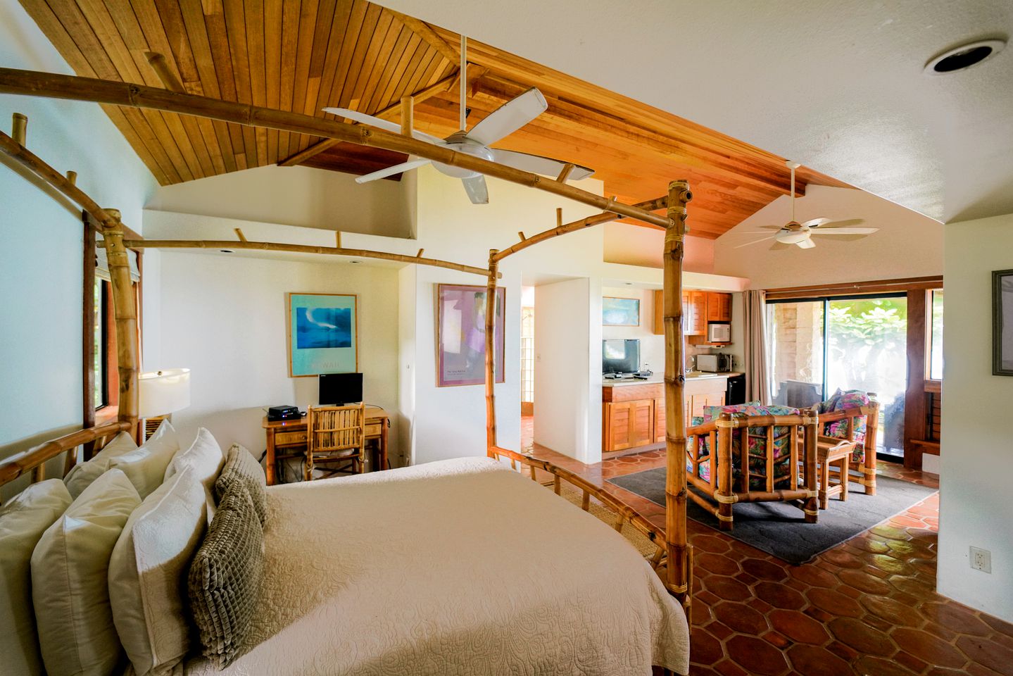 Exclusive Vacation Rental for Large Groups on the Shores of Anini Beach on the Island of Kauai in Hawaii