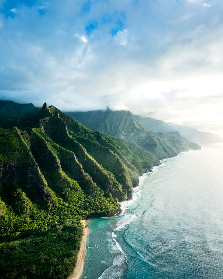 Exclusive Vacation Rental for Large Groups on the Shores of Anini Beach on the Island of Kauai in Hawaii